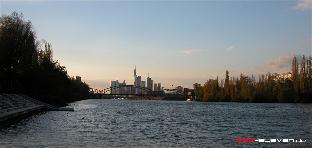 Bestand: Schrägseilbrücke | Frankfurt